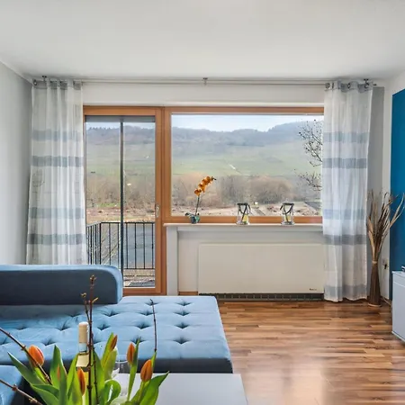 Mit Balkon Und Schoenem Moselblick By Interhome 施莱希