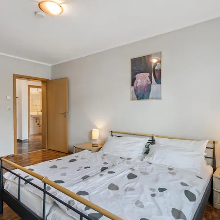 Mit Balkon Und Schoenem Moselblick By Interhome